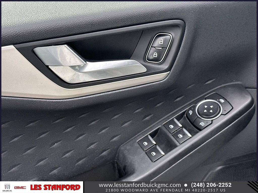 2020 Ford Escape SE