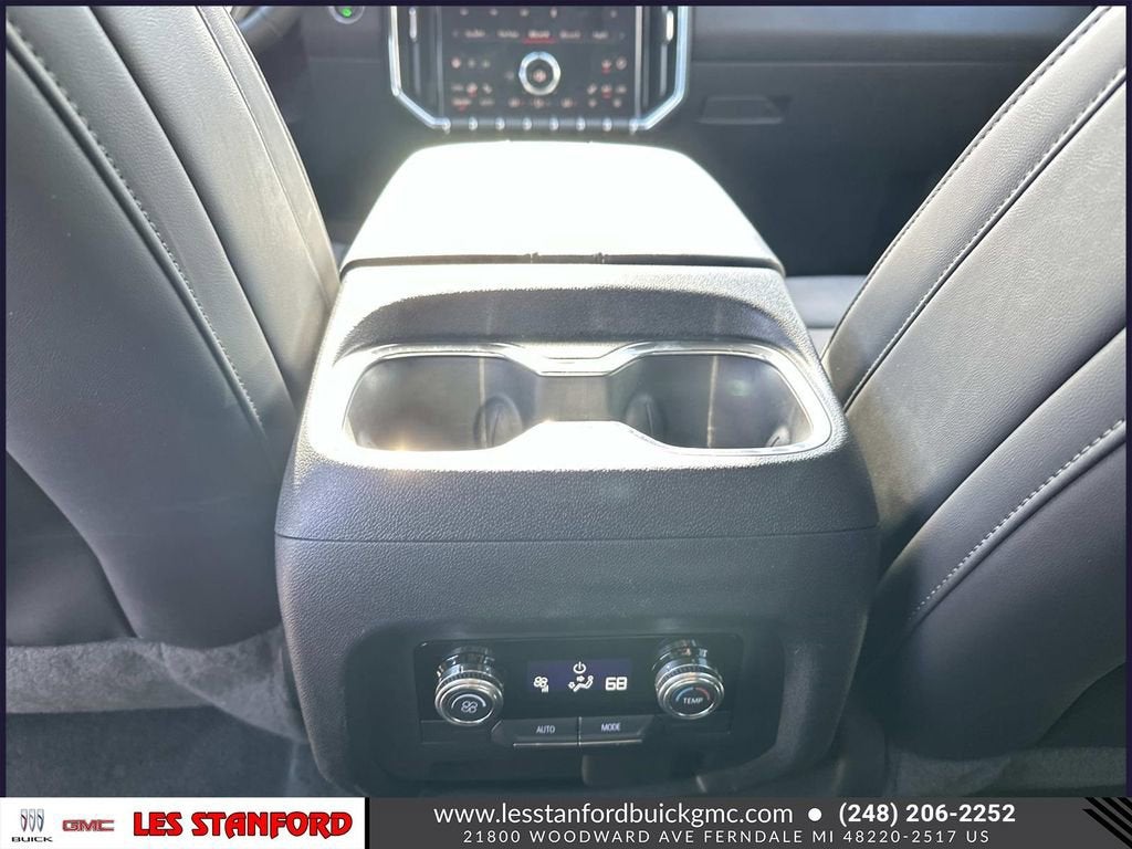 2024 GMC Acadia Elevation
