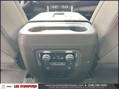 2023 GMC Yukon XL SLT