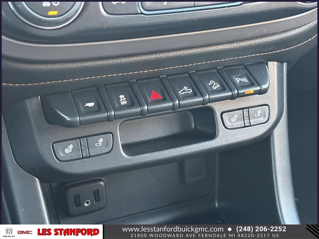 2022 GMC Canyon AT4 - Leather