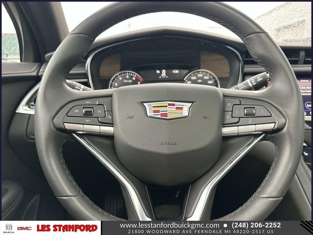 2025 Cadillac XT6 Luxury