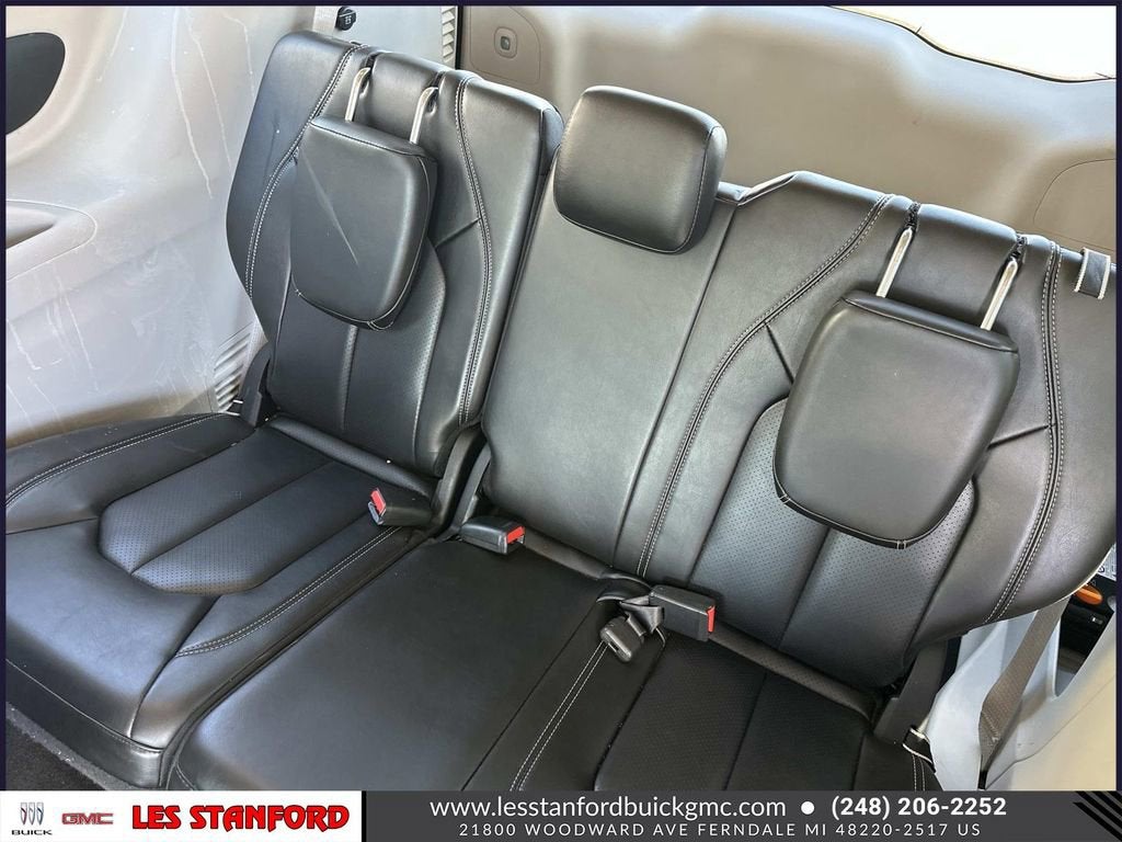2023 Chrysler Pacifica Touring L