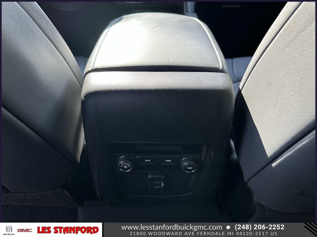 2024 Buick Enclave Essence