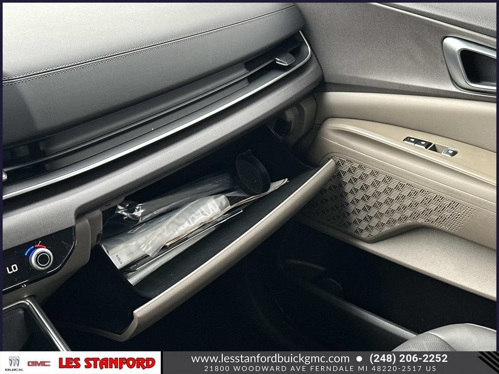 2025 Kia Carnival EX
