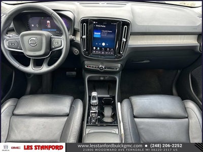 2023 Volvo XC40 Ultimate Bright Theme