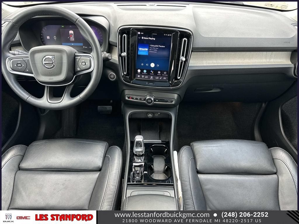 2023 Volvo XC40 Ultimate Bright Theme
