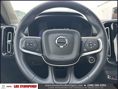 2023 Volvo XC40 Ultimate Bright Theme