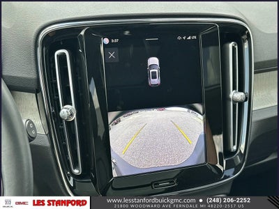 2023 Volvo XC40 Ultimate Bright Theme