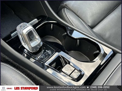 2023 Volvo XC40 Ultimate Bright Theme