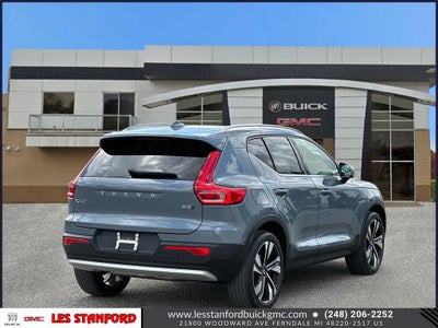 2023 Volvo XC40 Ultimate Bright Theme