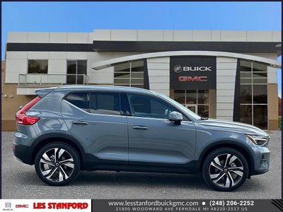 2023 Volvo XC40 Ultimate Bright Theme