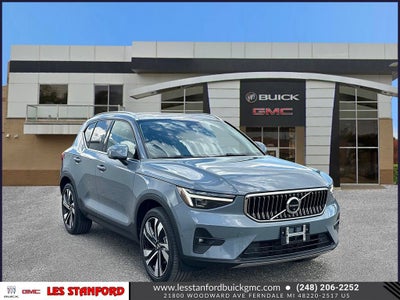 2023 Volvo XC40 Ultimate Bright Theme