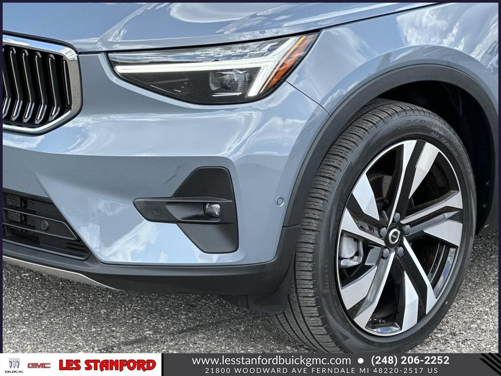 2023 Volvo XC40 Ultimate Bright Theme